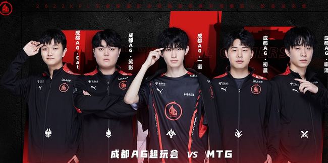 JackeyLove是本赛季伊泽瑞尔使用最多、胜率最高的选手