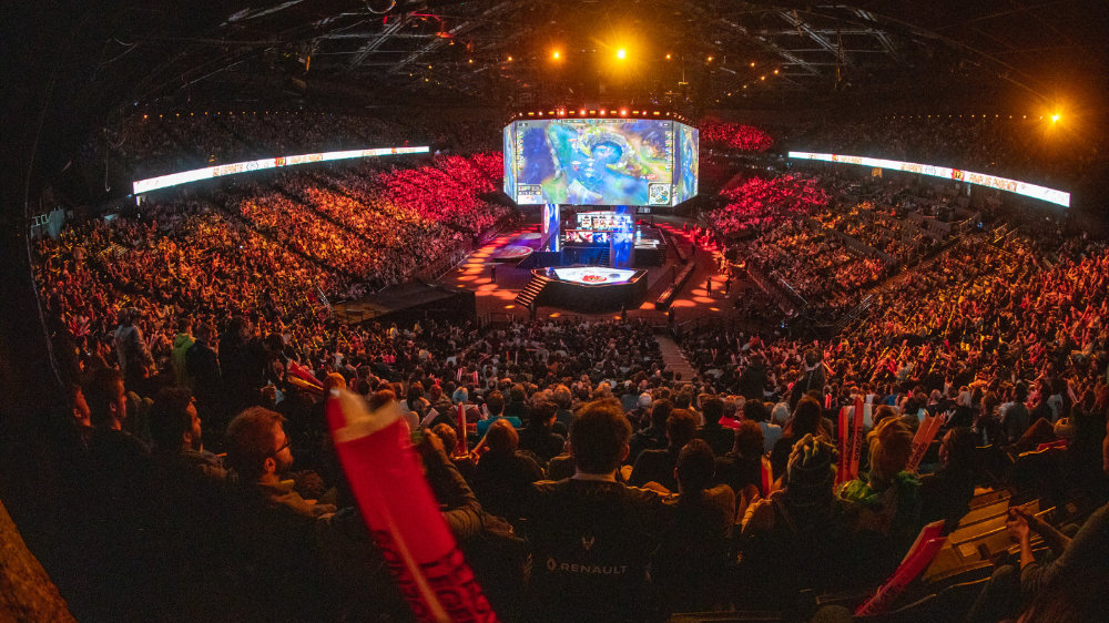 LPL紧急通知：7.16 OMG vs FPX的比赛因疫情延后