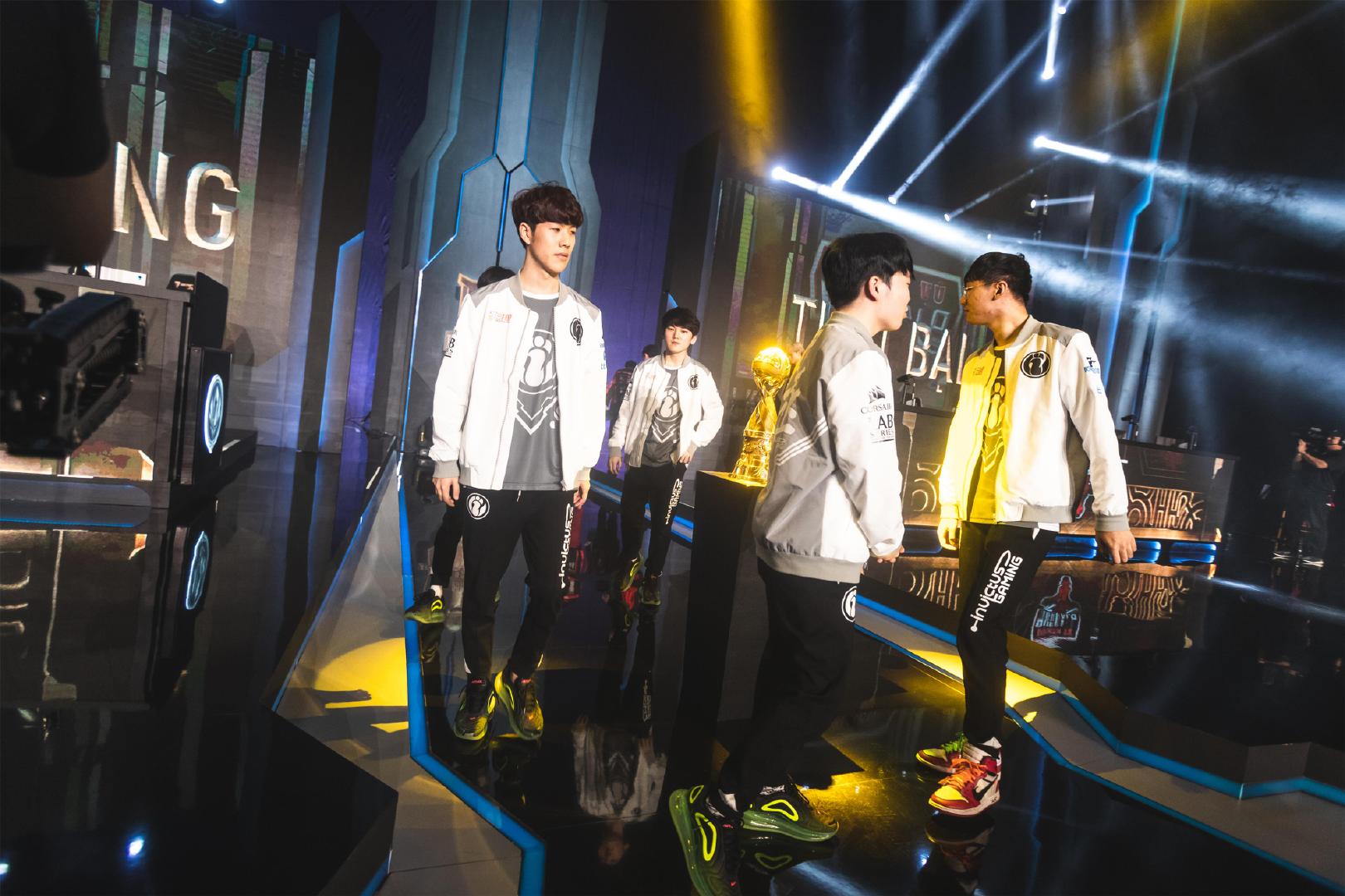 DK祝Zefa教练生日快乐：新的一年携手同行再创佳绩