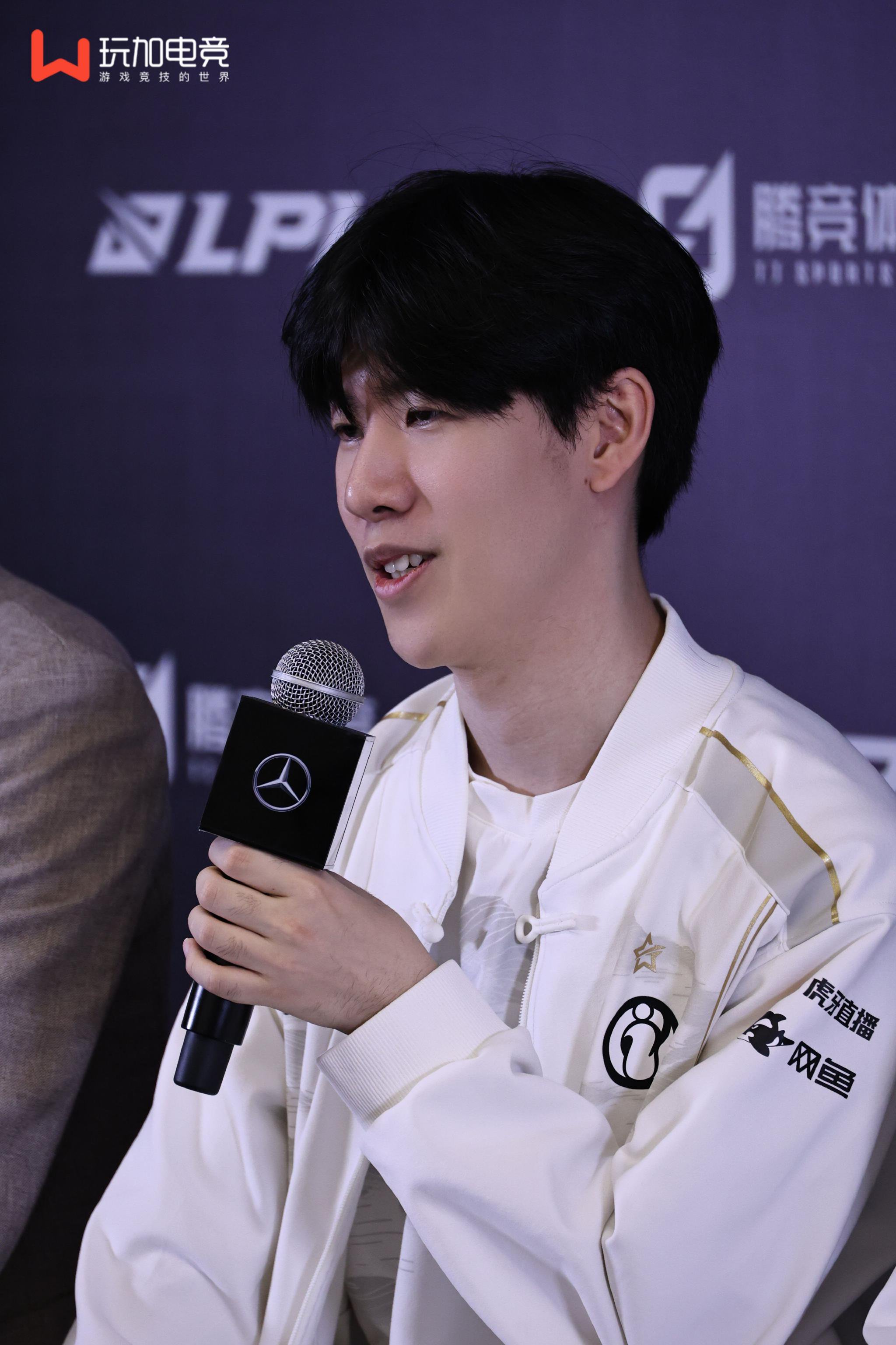 EPL S20 小组赛：艰难取胜 COL 2-1击败Astralis